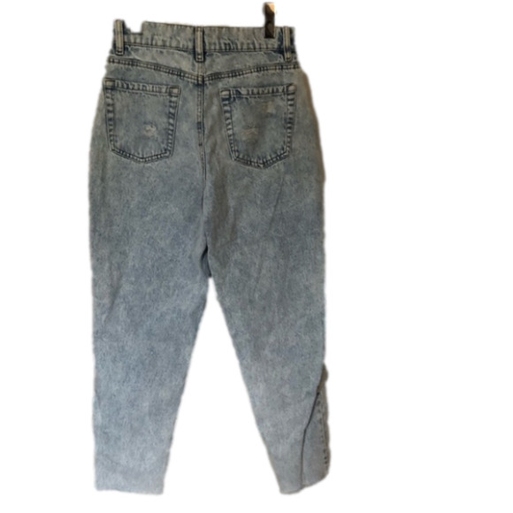 High Rise High Waist Light Wash Distressed Mom Jeans Size 26 - Picture 9 of 16